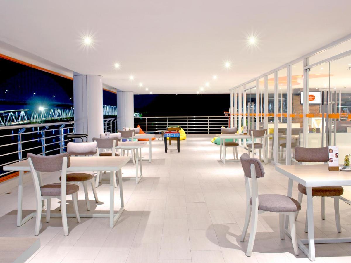 Harris Hotel Самарінда Екстер'єр фото