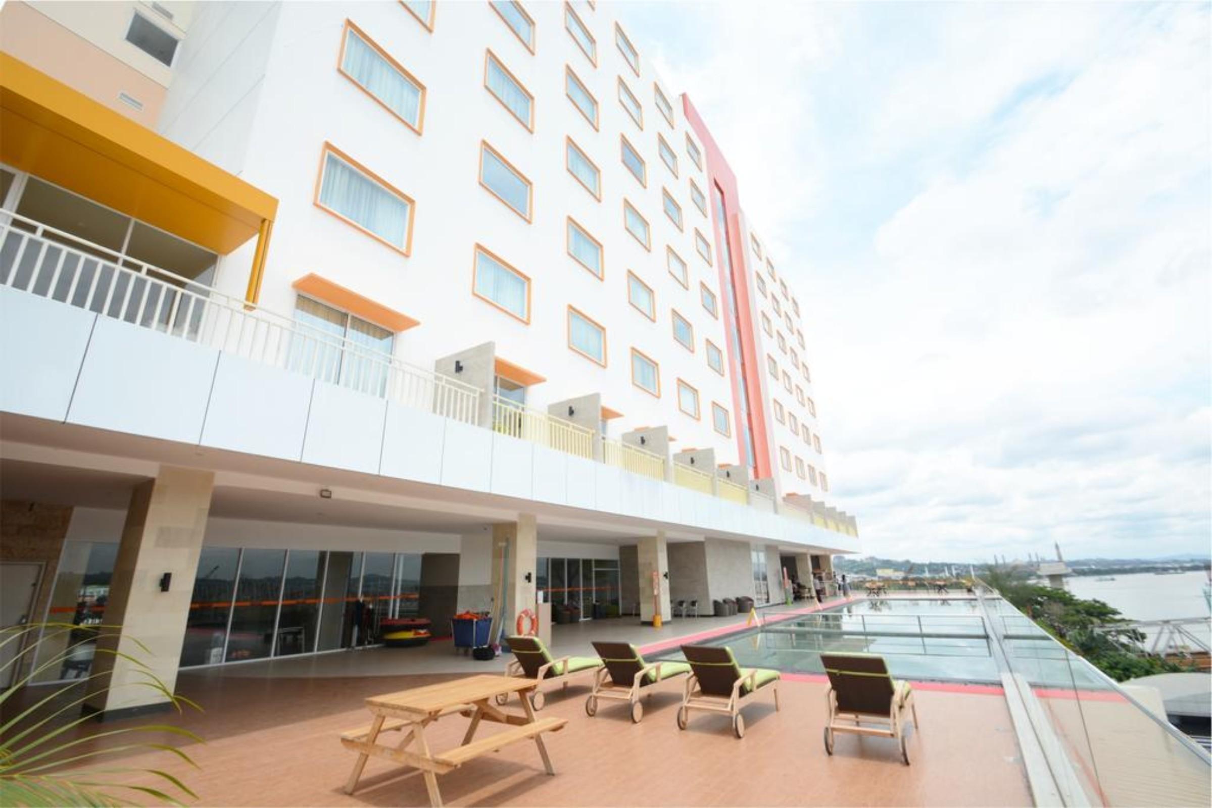 Harris Hotel Самарінда Екстер'єр фото